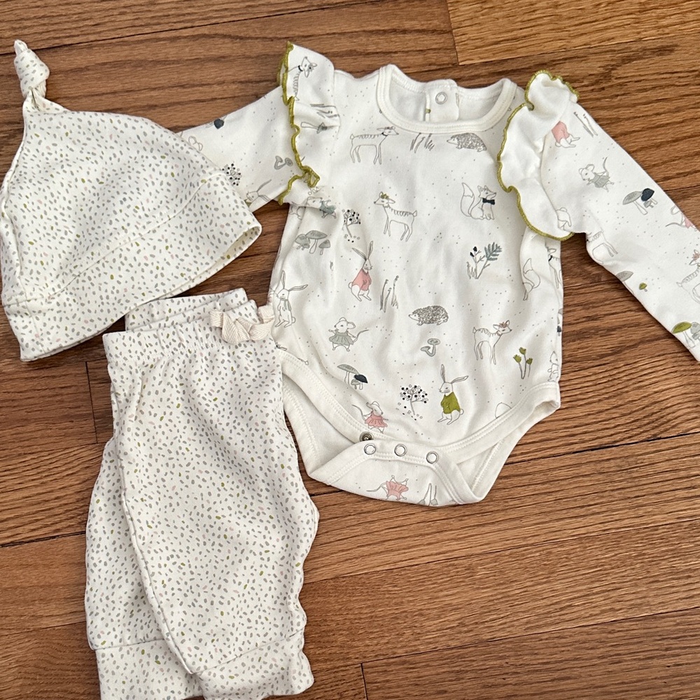Pehr woodland animals outfit set